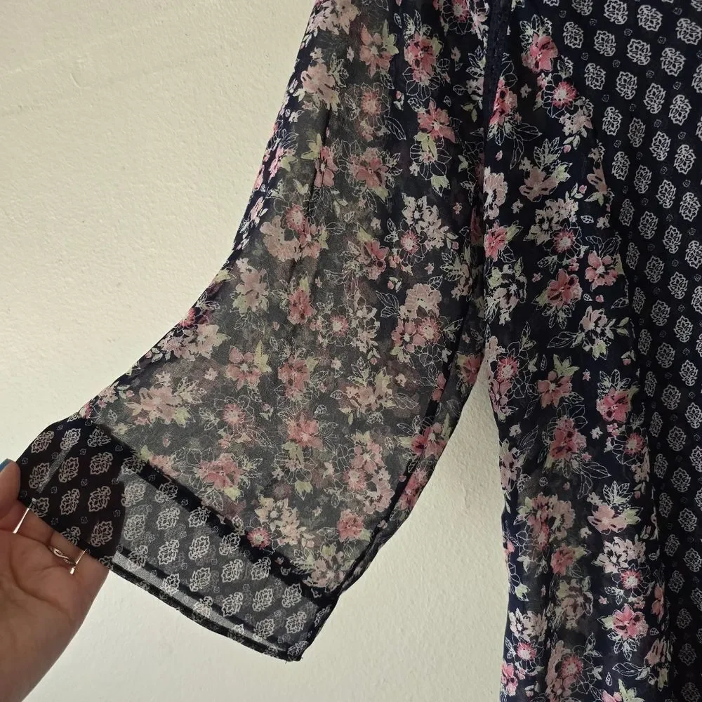 JESSICA SIMPSON MATERNITY Floral Navy Sheer Blouse Short Sleeve Size Small - Picture 9 of 16